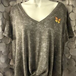 No Boundaries Gray V-Neck Tie Front T-Shirt